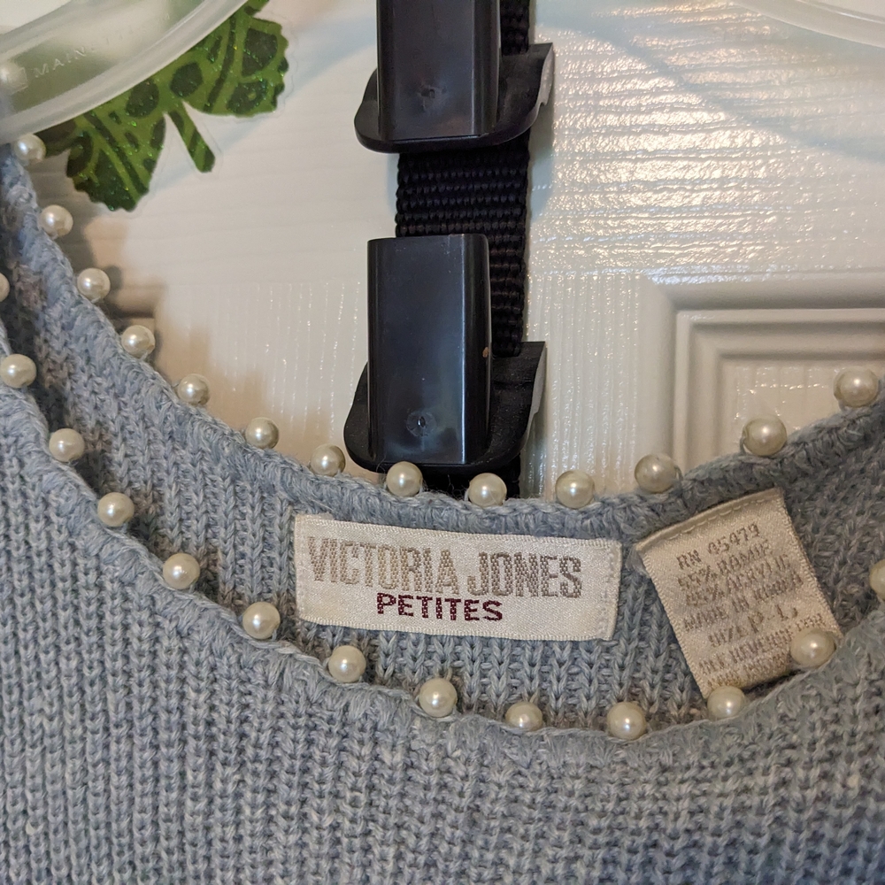 Victoria Jones Woman Gray Top with Pearl Accents - Picture 7 of 8